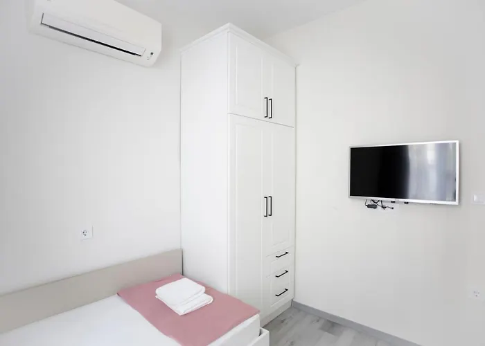 за гости стела * Burgas